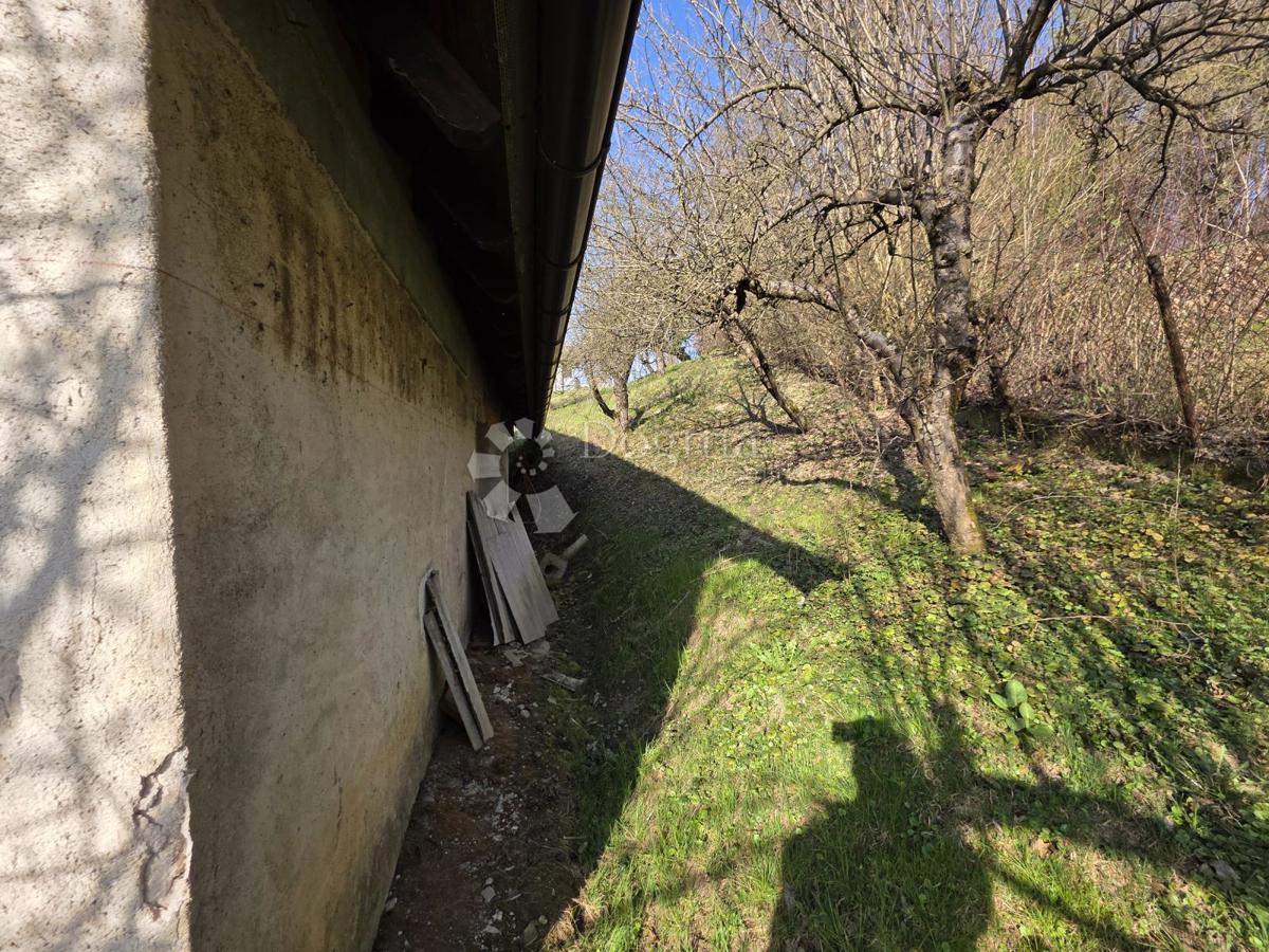 Hiša Na predaj - KRAPINSKO-ZAGORSKA BEDEKOVČINA