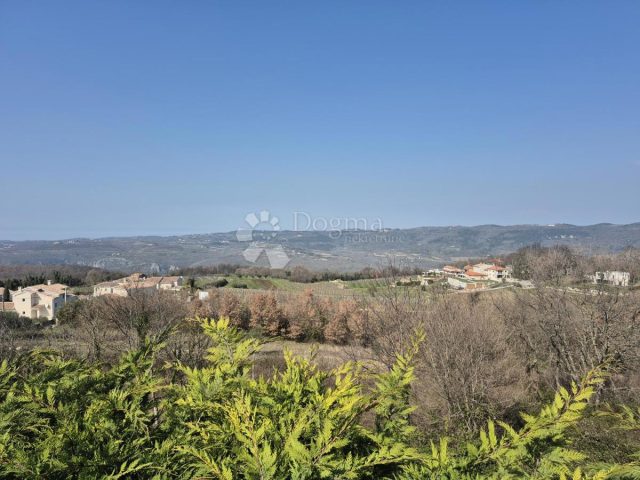 Land for sale 1583 m² – Vižinada