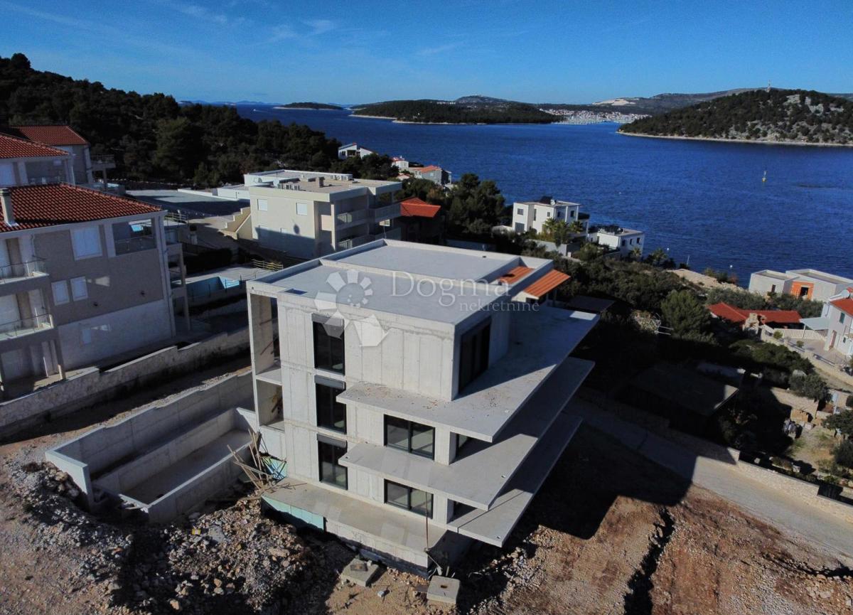 Flat For sale - ŠIBENSKO-KNINSKA ROGOZNICA