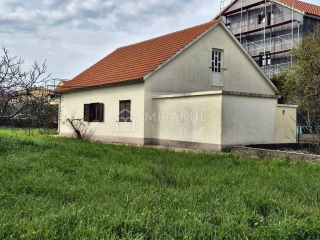 Dom na predaj 1537 m² – Murter