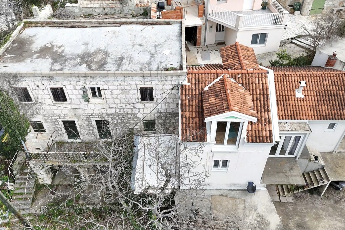 Kuća Na prodaju - SPLITSKO-DALMATINSKA MAKARSKA