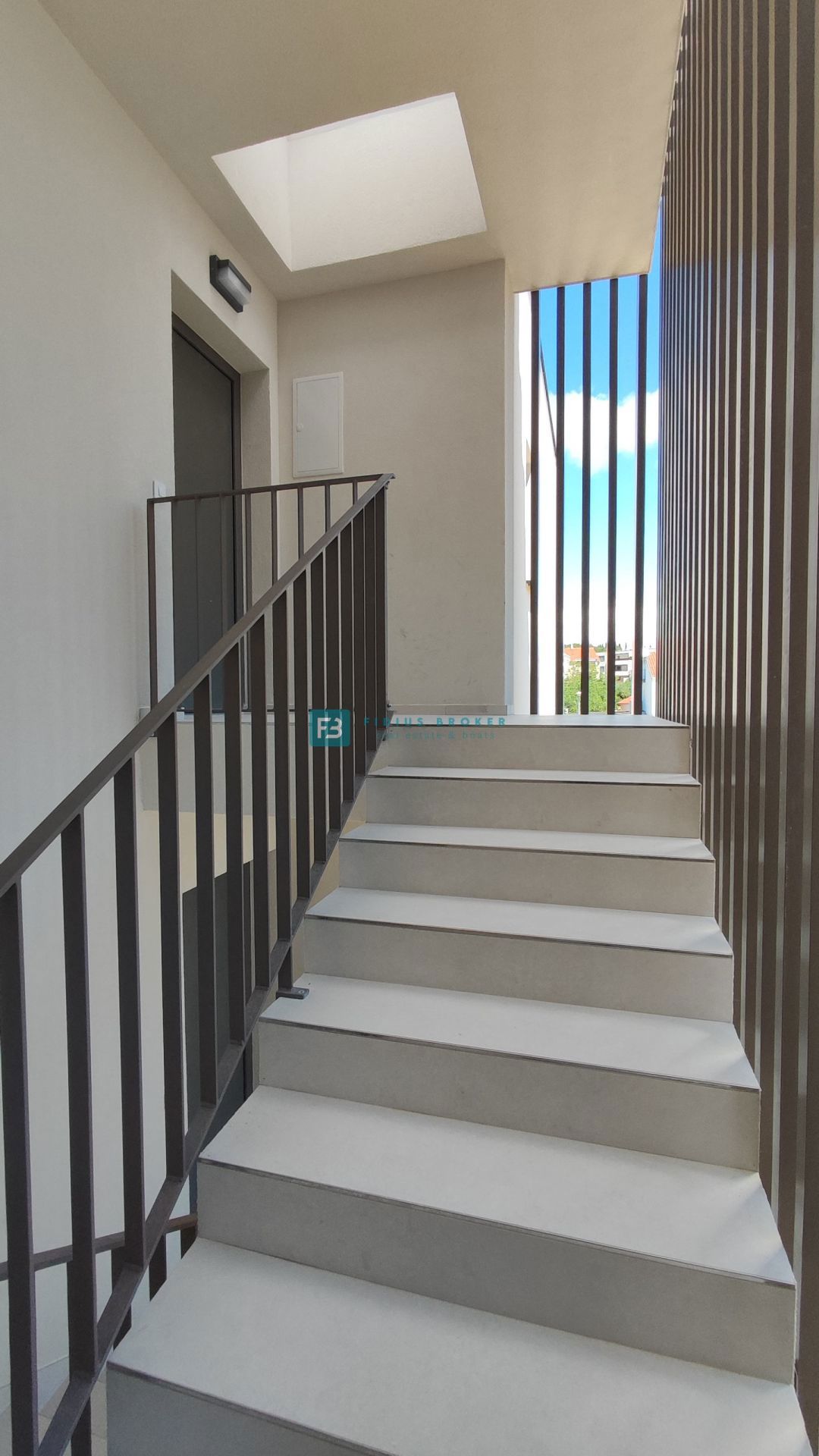Flat For sale - ŠIBENSKO-KNINSKA VODICE