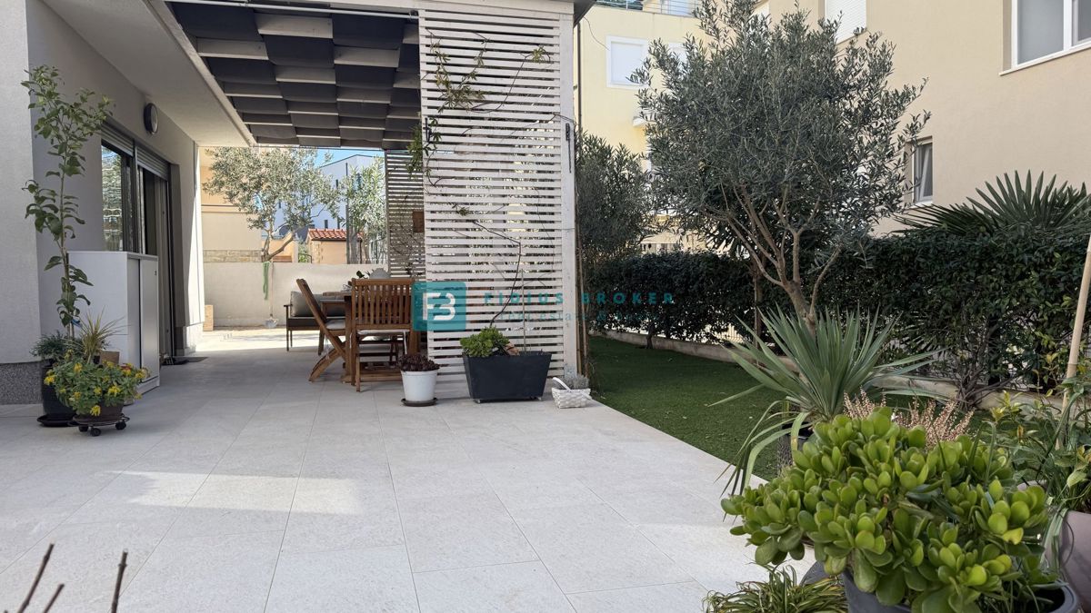 Flat For sale - ŠIBENSKO-KNINSKA VODICE
