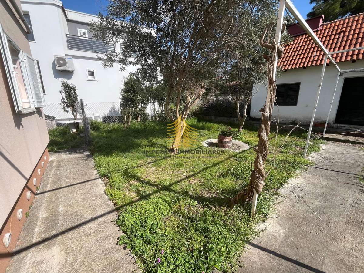 Haus Zu verkaufen - SPLITSKO-DALMATINSKA KAŠTELA
