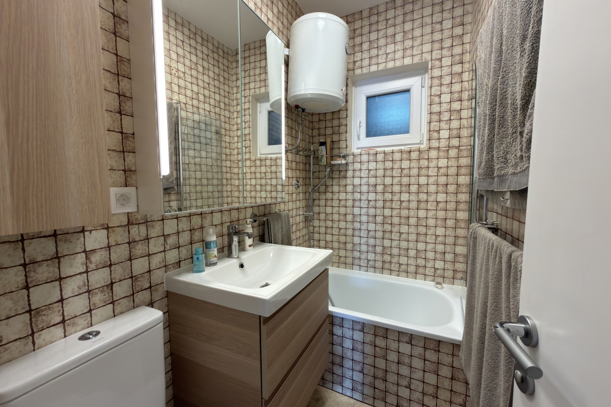 Appartement À vendre - SPLITSKO-DALMATINSKA MARINA