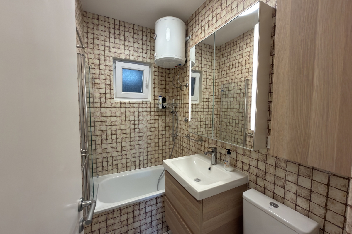 Appartement À vendre - SPLITSKO-DALMATINSKA MARINA