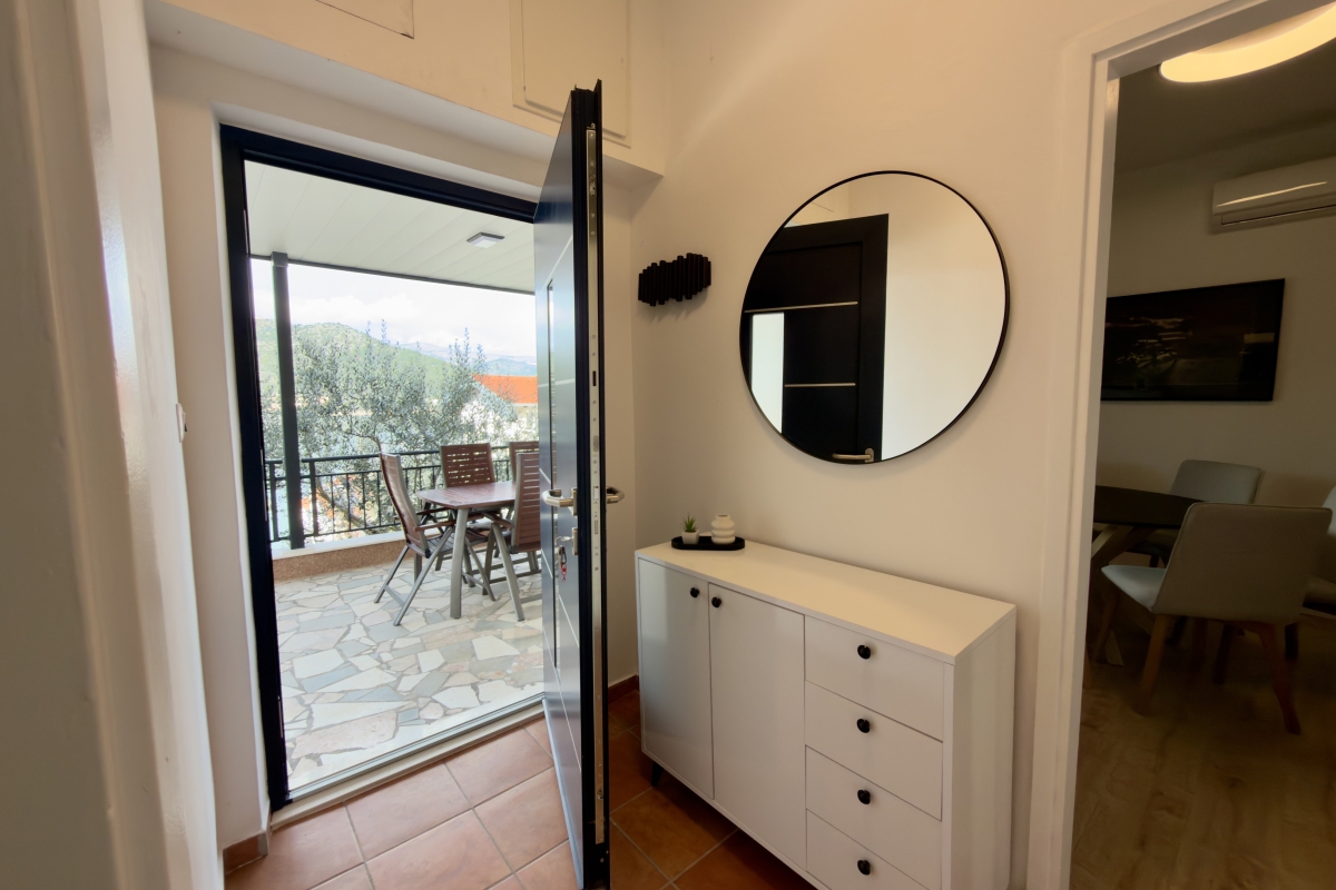 Appartement À vendre - SPLITSKO-DALMATINSKA MARINA