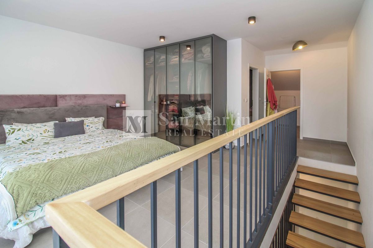 House For sale - ISTARSKA NOVIGRAD