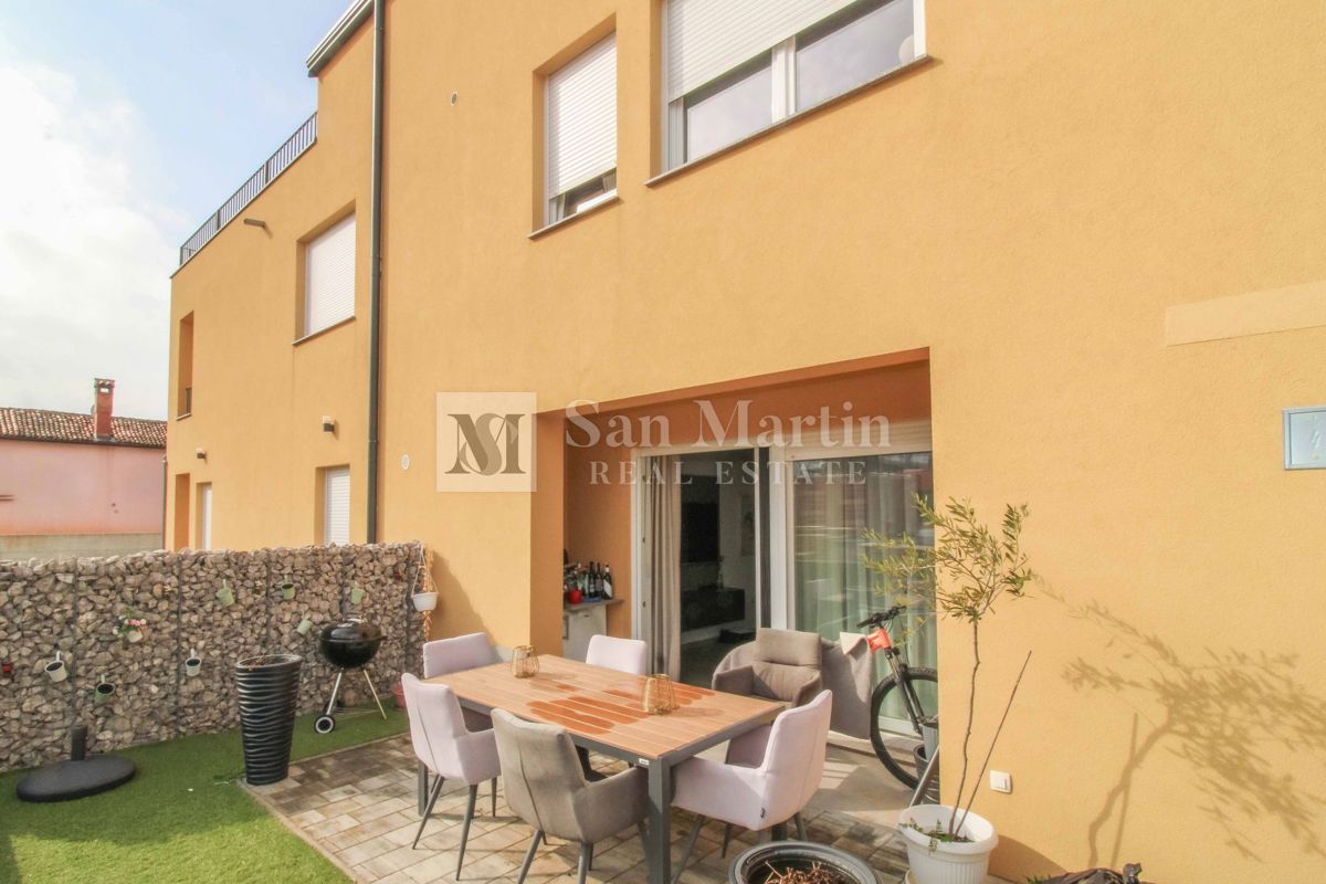 House For sale - ISTARSKA NOVIGRAD