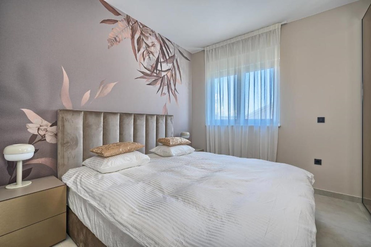 Appartement À vendre - ŠIBENSKO-KNINSKA PRIMOŠTEN