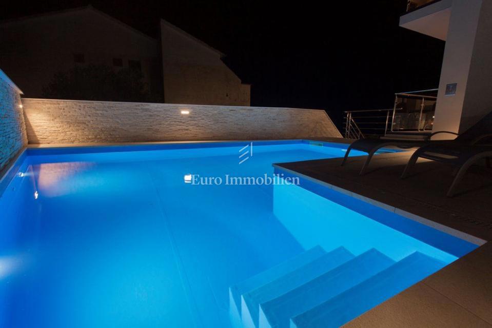 Hiša Na predaj - ŠIBENSKO-KNINSKA MURTER