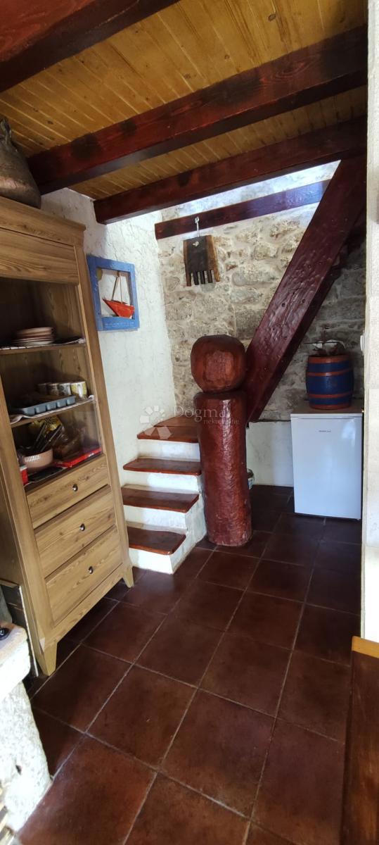 House For sale - SPLITSKO-DALMATINSKA JELSA