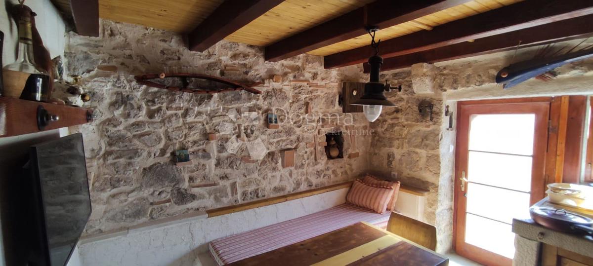 House For sale - SPLITSKO-DALMATINSKA JELSA