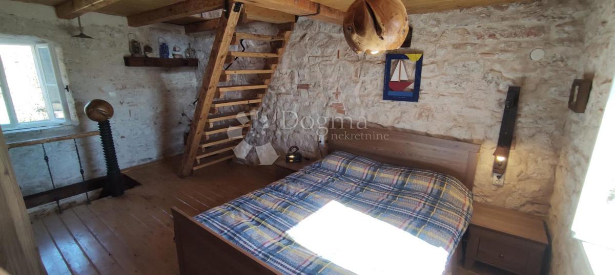 House For sale - SPLITSKO-DALMATINSKA JELSA