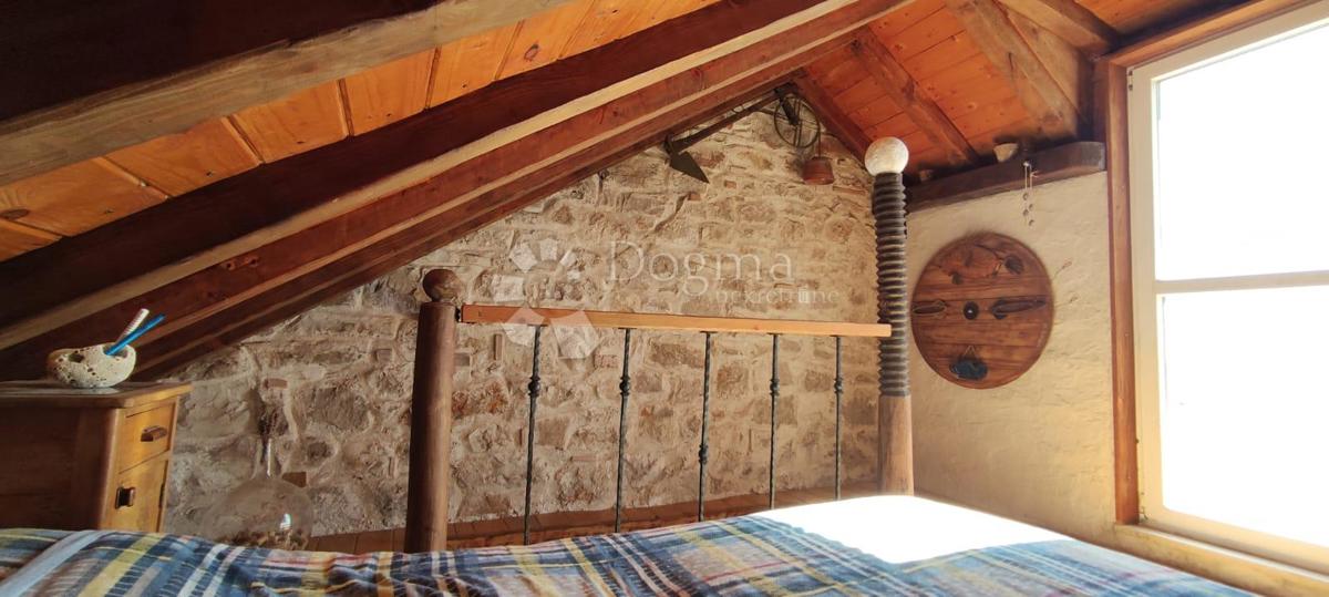 House For sale - SPLITSKO-DALMATINSKA JELSA