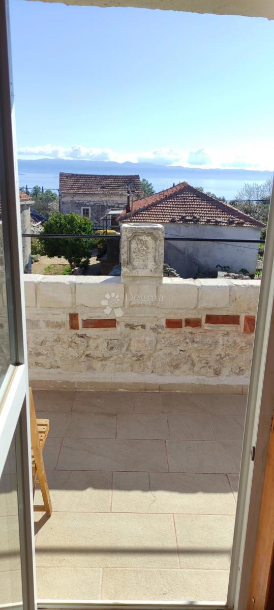 House For sale - SPLITSKO-DALMATINSKA JELSA