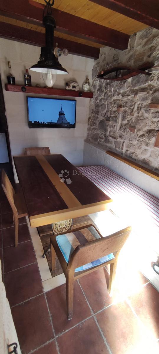 House For sale - SPLITSKO-DALMATINSKA JELSA