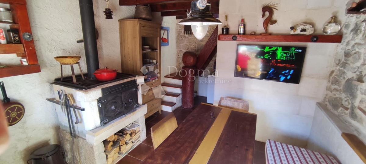 House For sale - SPLITSKO-DALMATINSKA JELSA