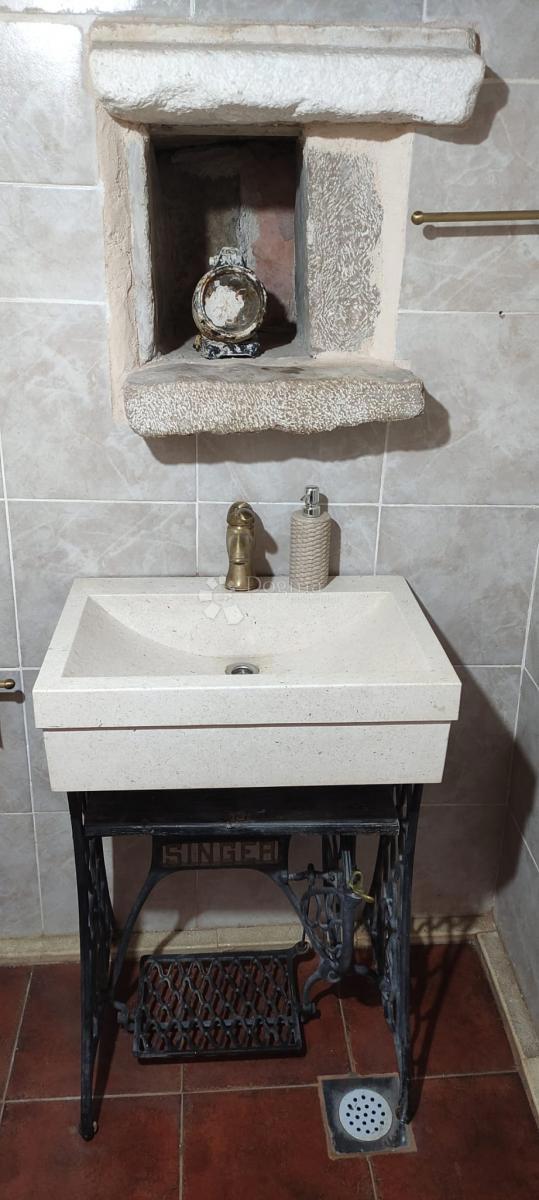 House For sale - SPLITSKO-DALMATINSKA JELSA