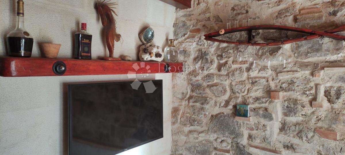 House For sale - SPLITSKO-DALMATINSKA JELSA