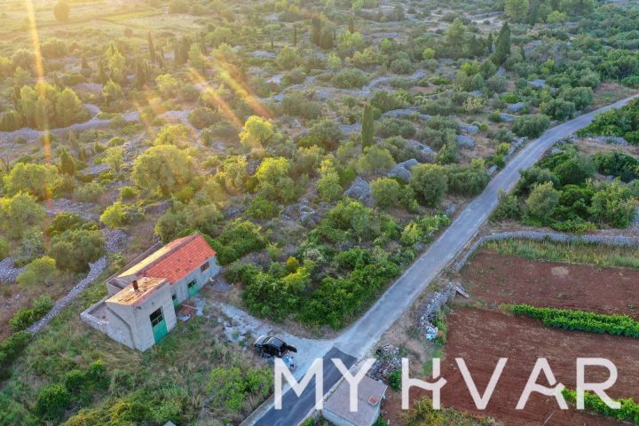 Land for sale 1400 m² – Bogomolje