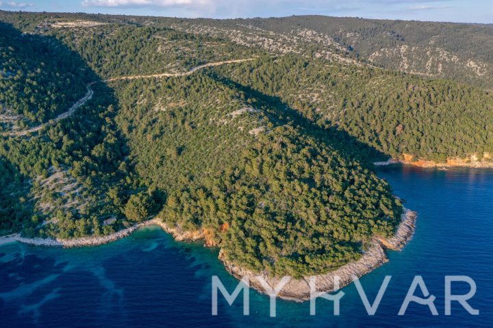 Land for sale 200000 m² – Gdinj