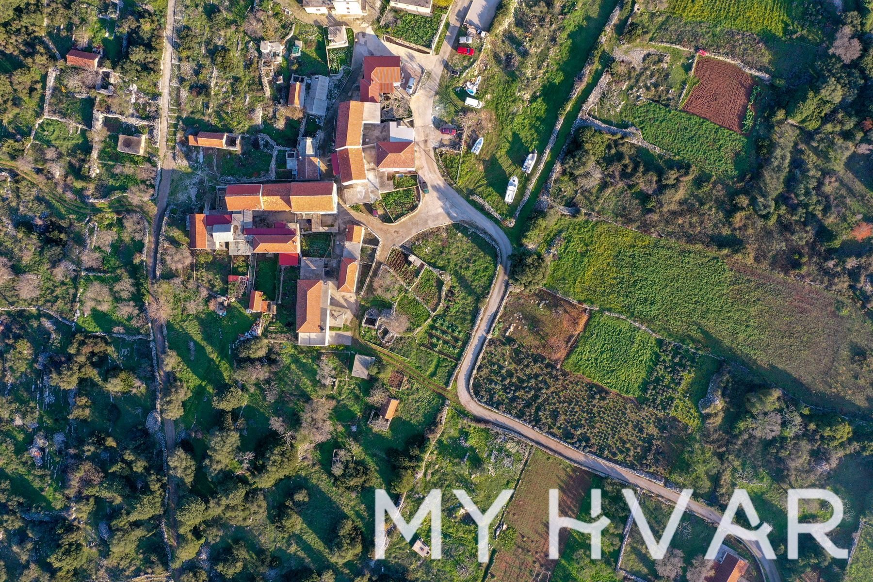 Dom Na predaj - SPLITSKO-DALMATINSKA Jelsa