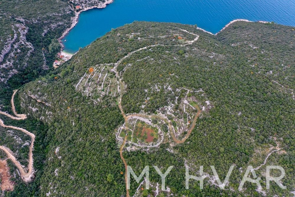 Parcela Naprodaj - SPLITSKO-DALMATINSKA Jelsa