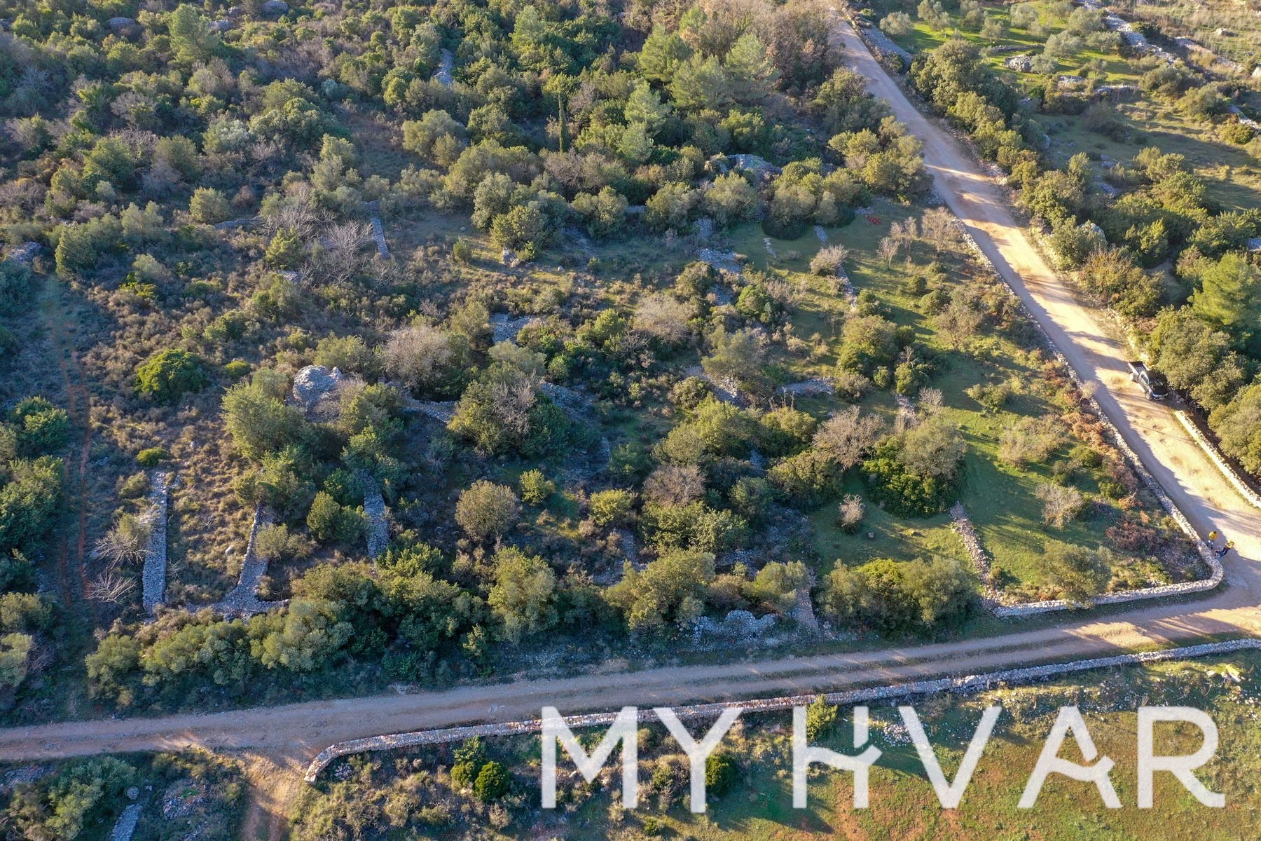 Land For sale - SPLITSKO-DALMATINSKA STARI GRAD