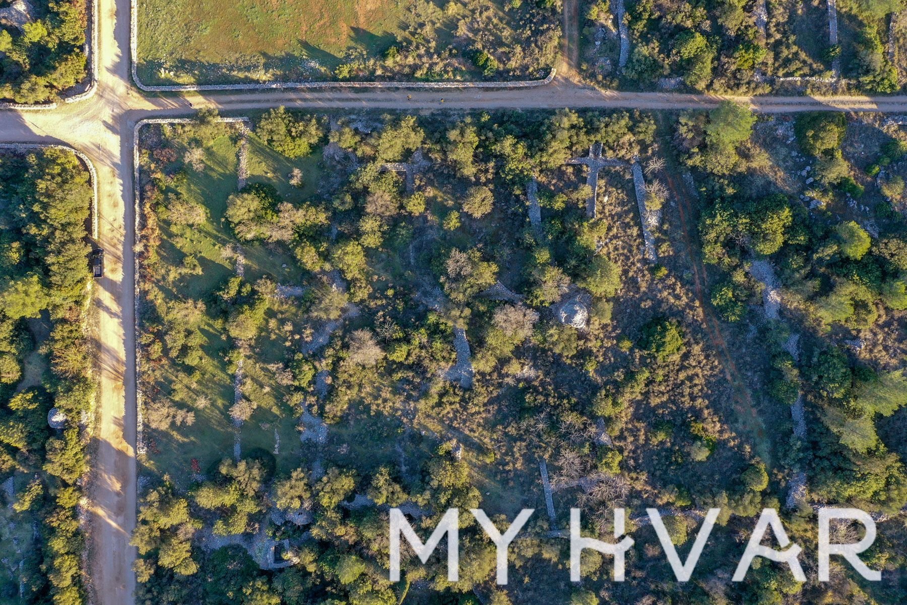 Land For sale - SPLITSKO-DALMATINSKA STARI GRAD
