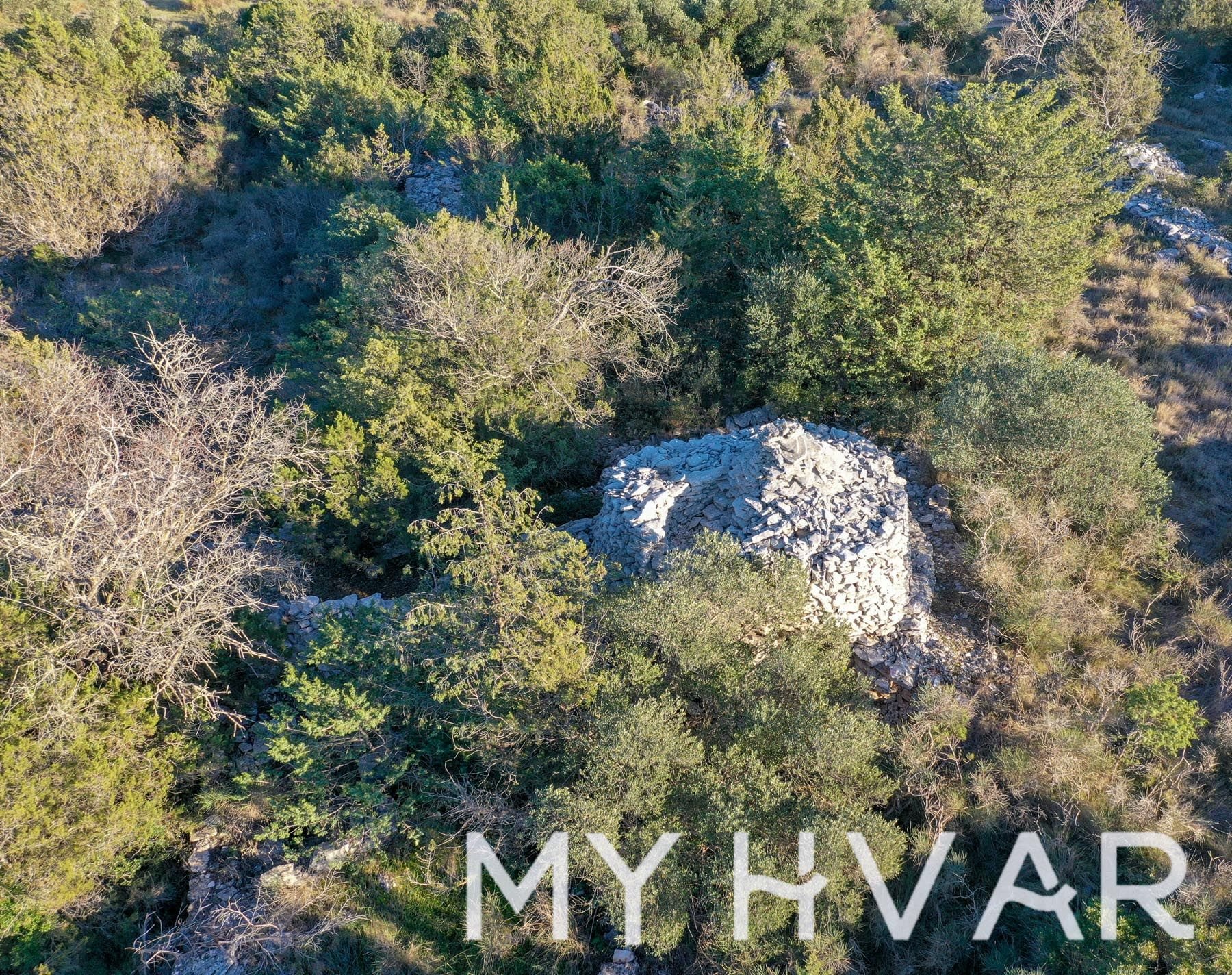 Land For sale - SPLITSKO-DALMATINSKA STARI GRAD