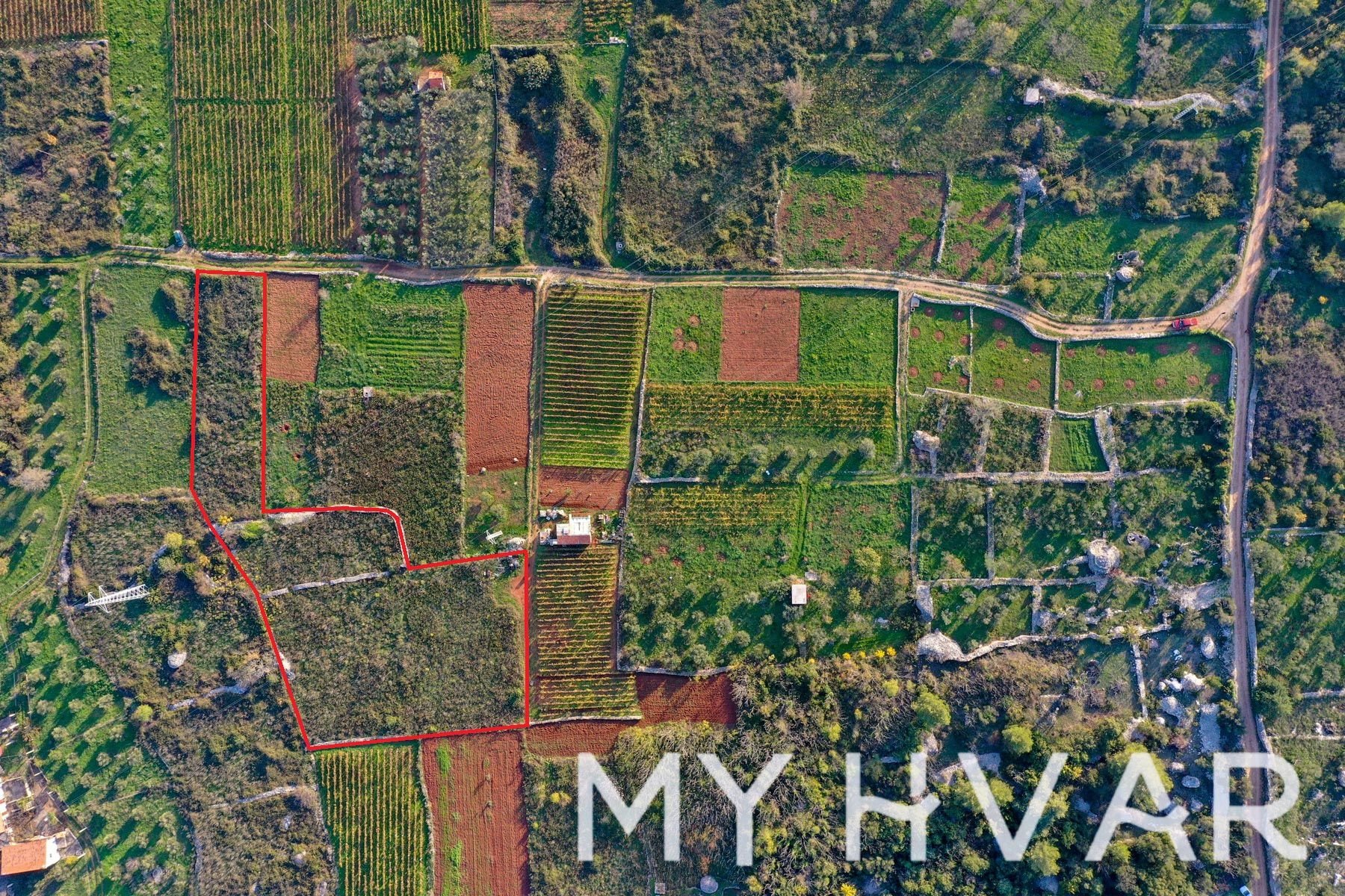 Land For sale - SPLITSKO-DALMATINSKA STARI GRAD