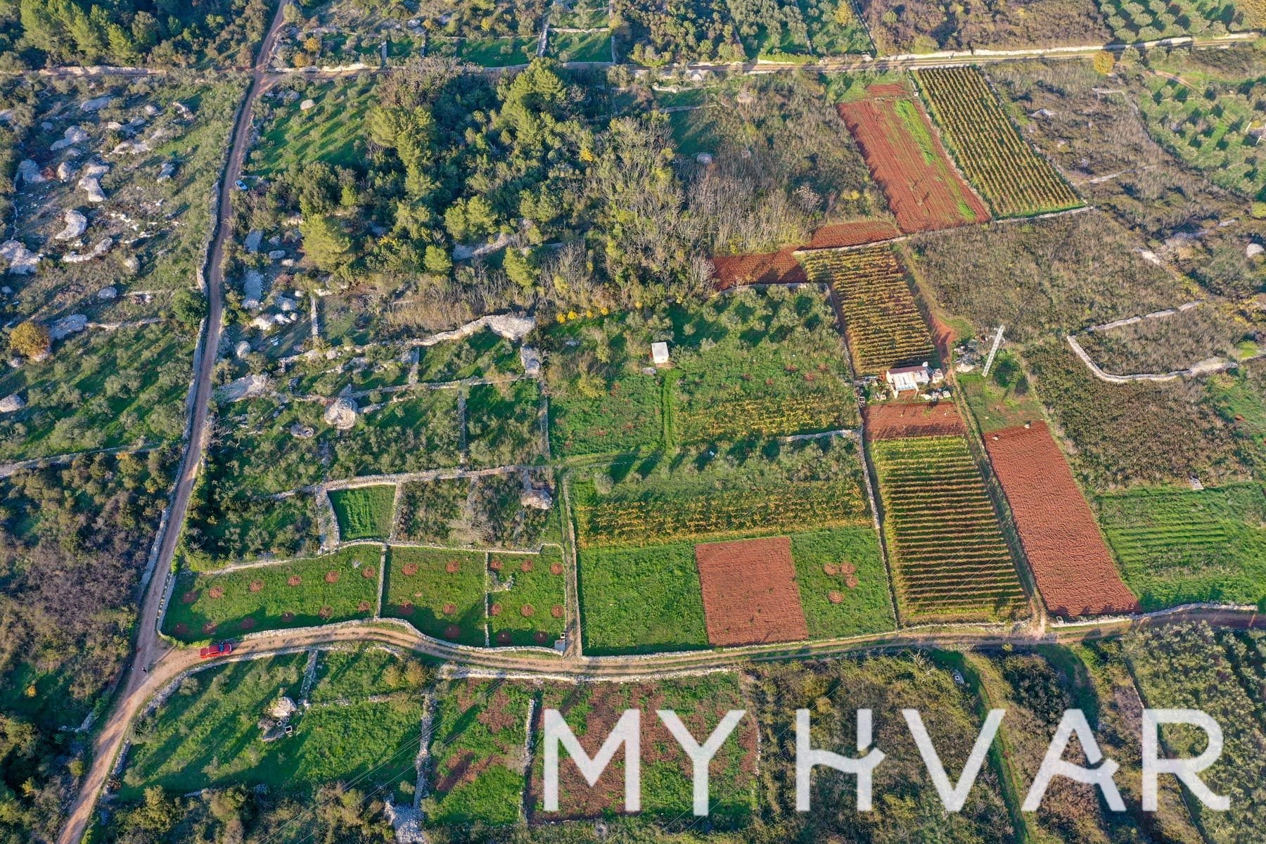 Land For sale - SPLITSKO-DALMATINSKA STARI GRAD