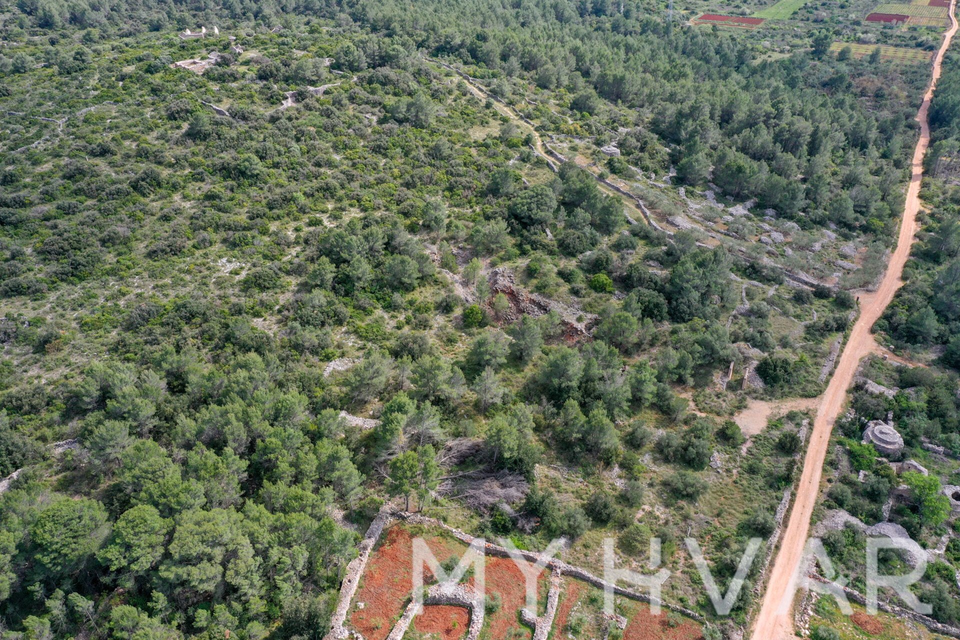 Land For sale - SPLITSKO-DALMATINSKA STARI GRAD