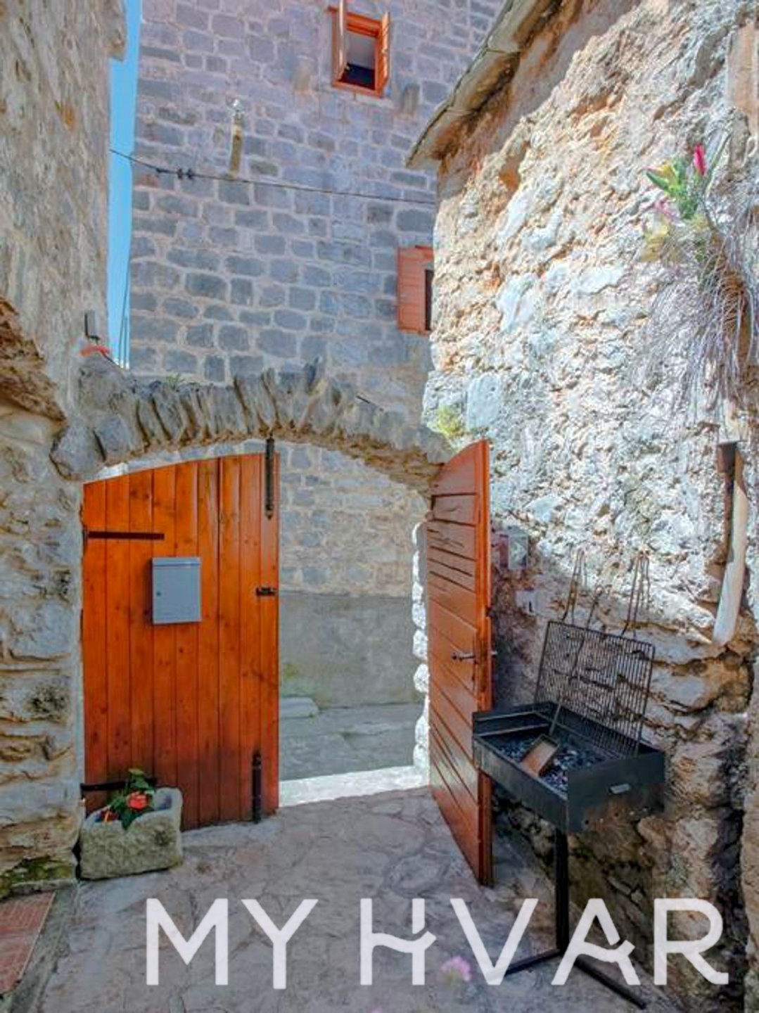 Dom Na predaj - SPLITSKO-DALMATINSKA Jelsa