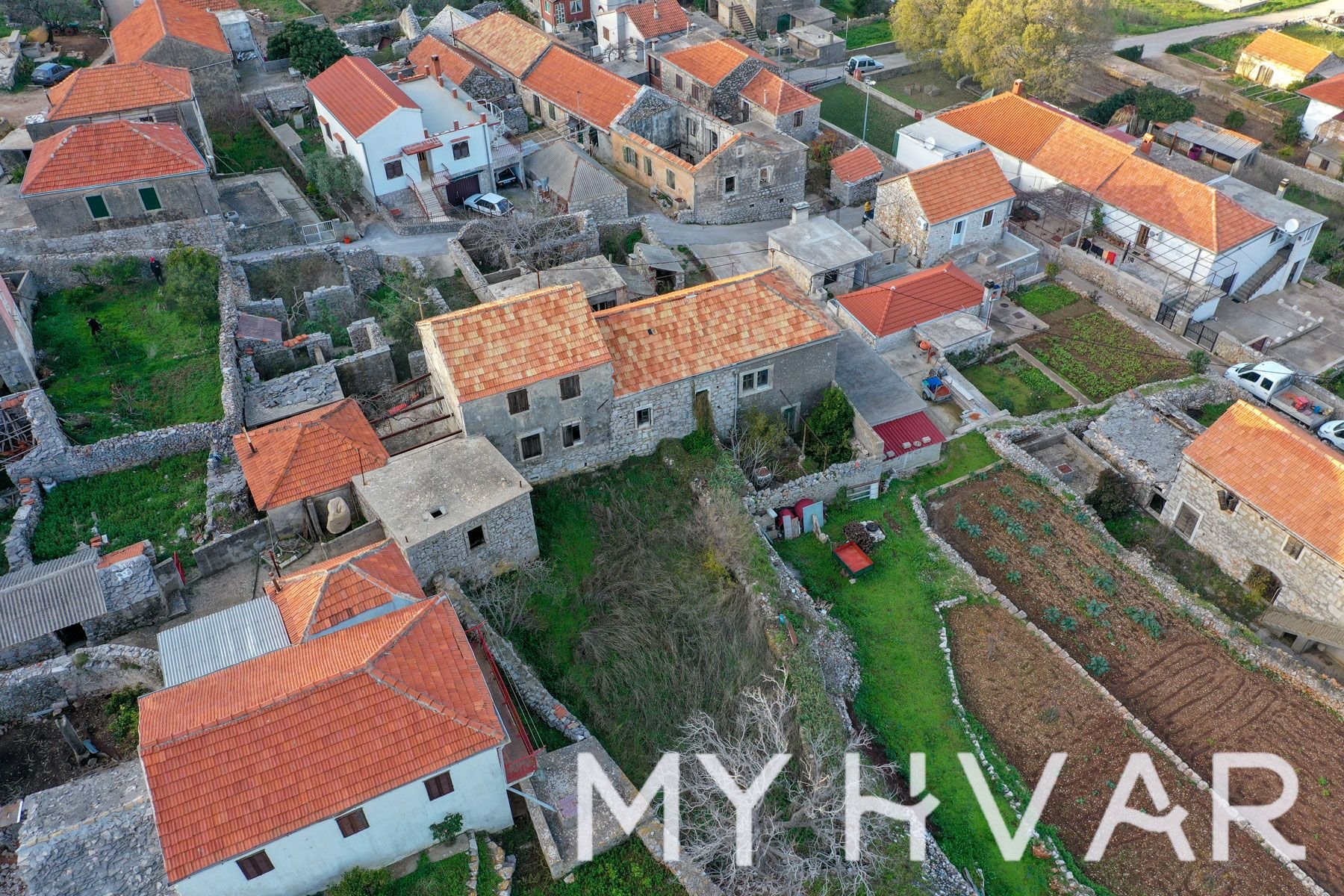 Dom Na predaj - SPLITSKO-DALMATINSKA Jelsa