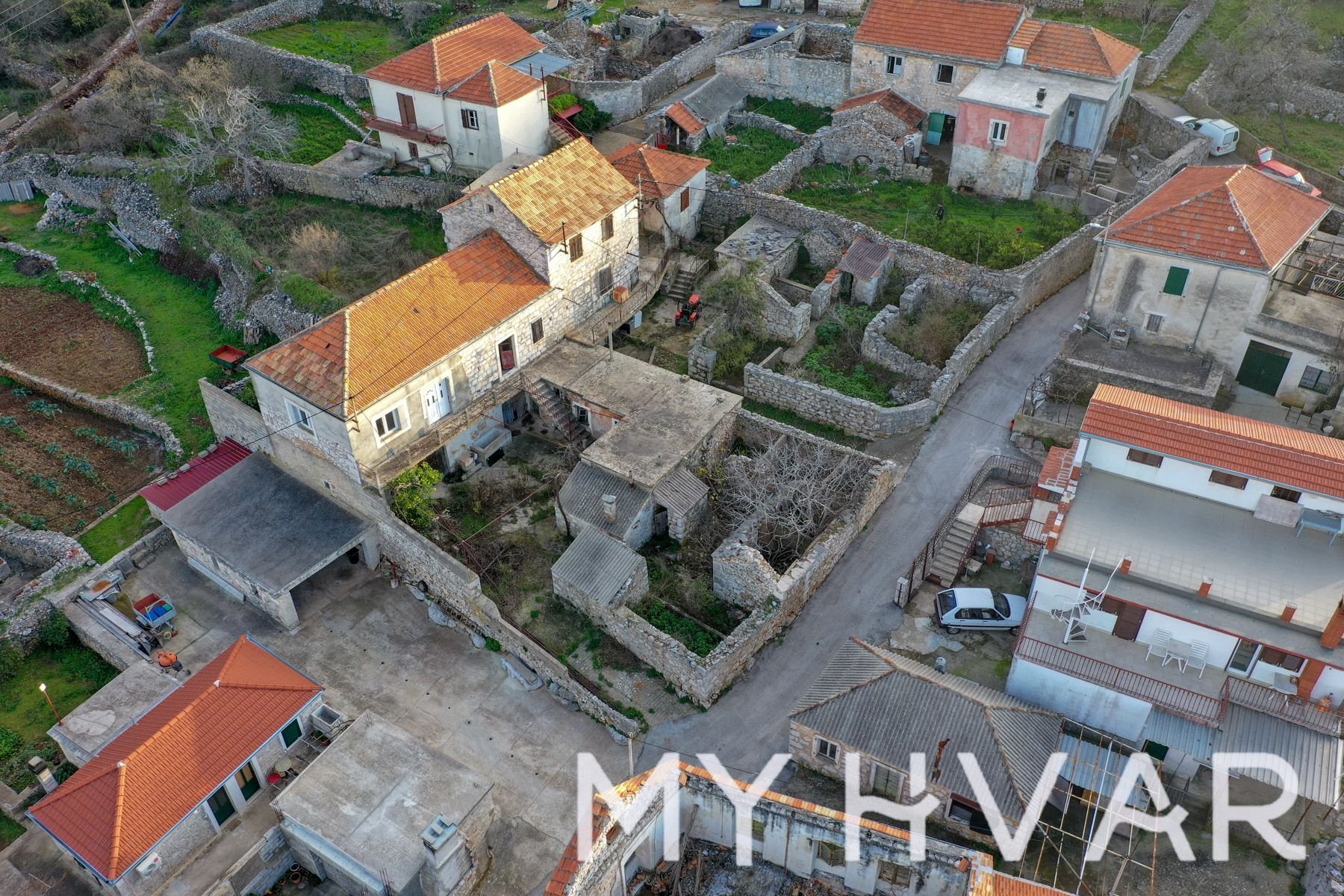 Dom Na predaj - SPLITSKO-DALMATINSKA Jelsa