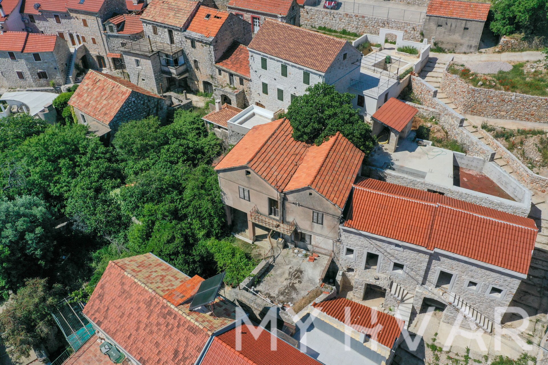 Dom Na predaj - SPLITSKO-DALMATINSKA Jelsa