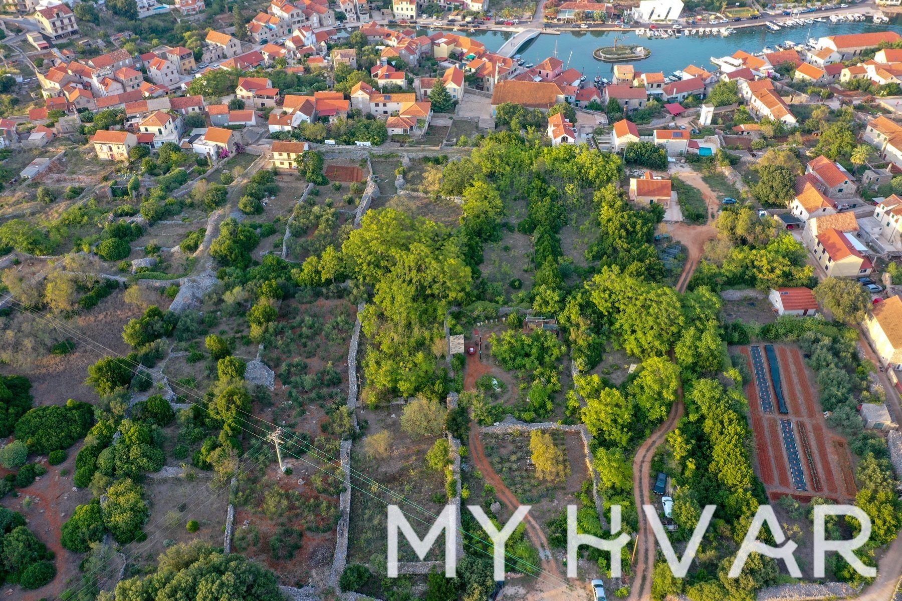 Land For sale - SPLITSKO-DALMATINSKA Jelsa