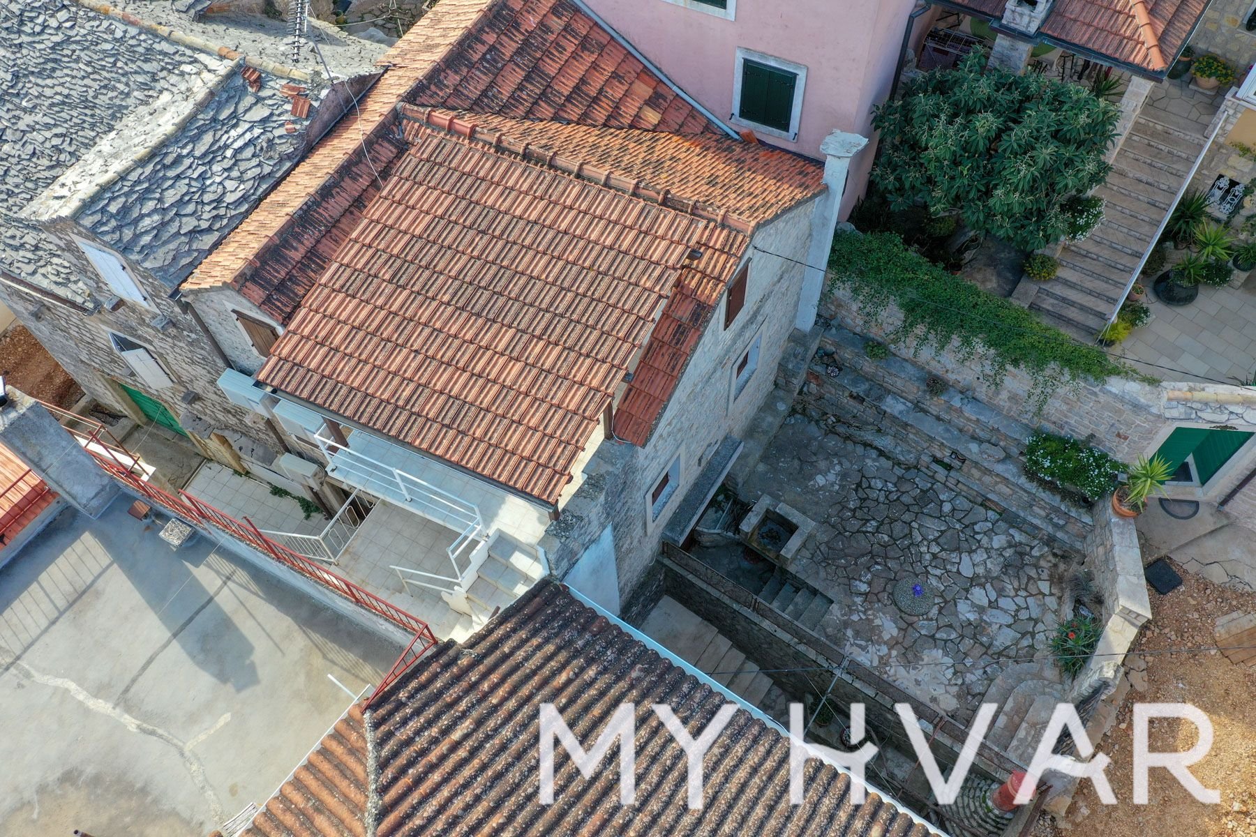 Dom Na predaj - SPLITSKO-DALMATINSKA Jelsa