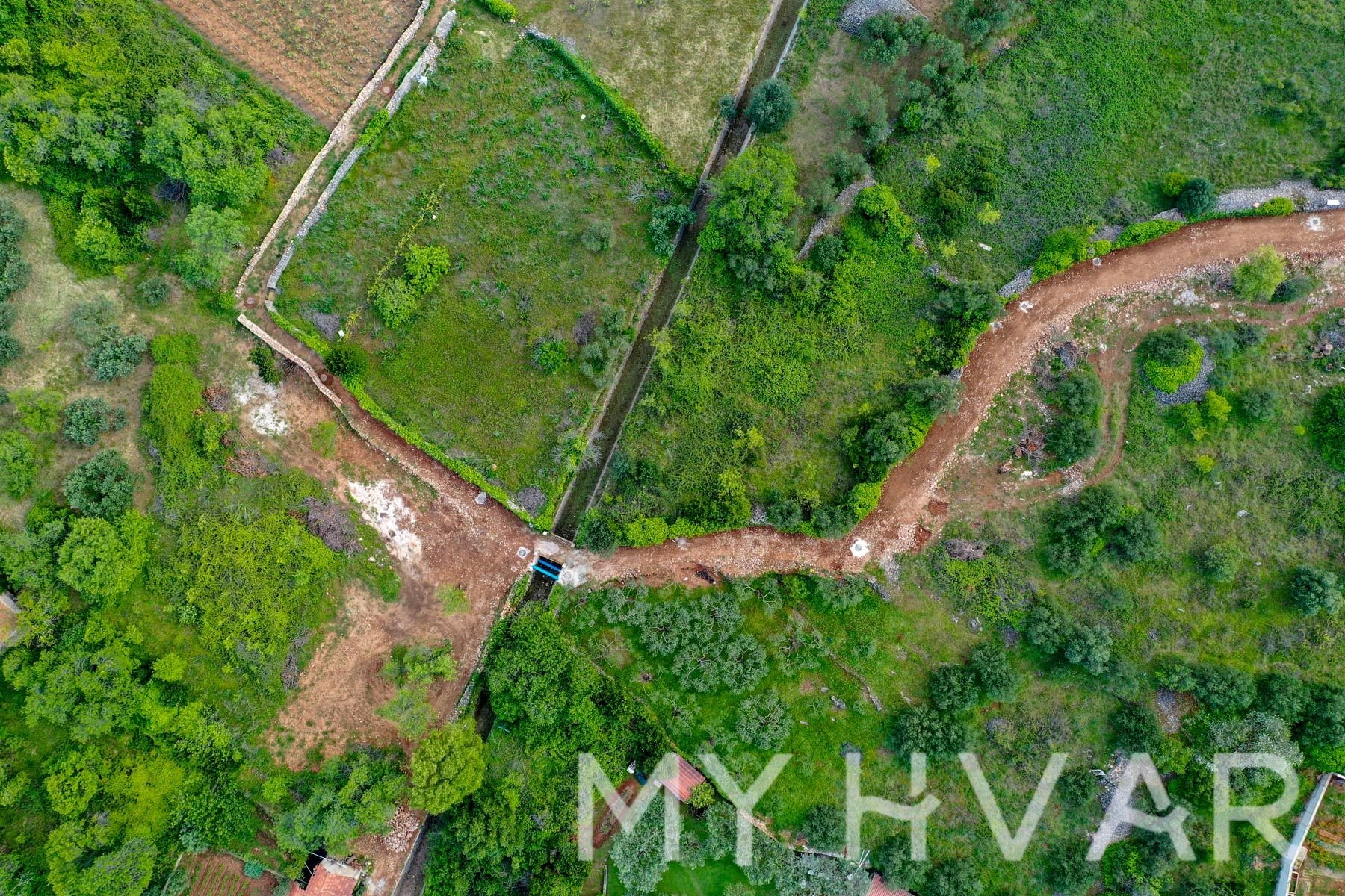 Land For sale - SPLITSKO-DALMATINSKA Jelsa