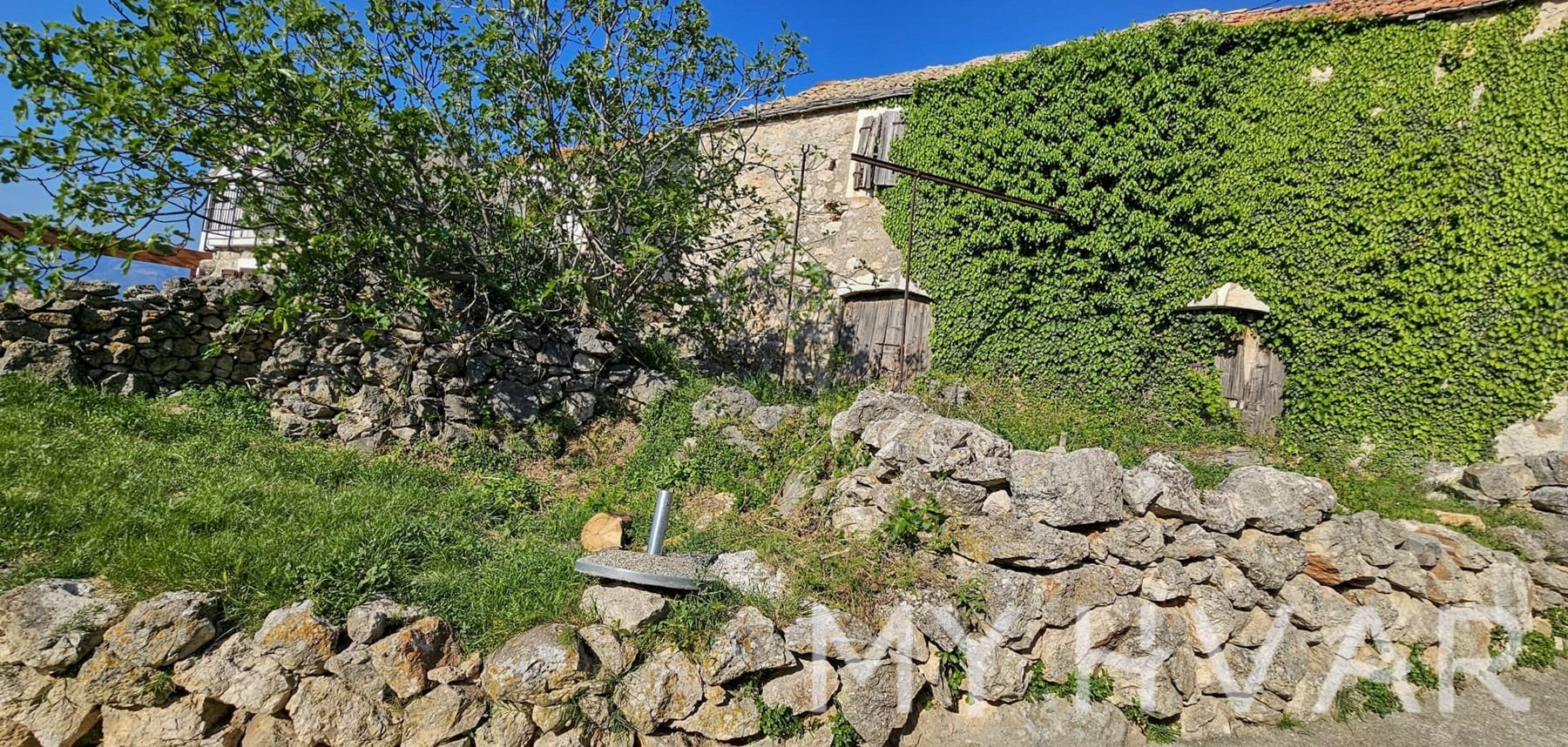 Dom Na predaj - SPLITSKO-DALMATINSKA Jelsa