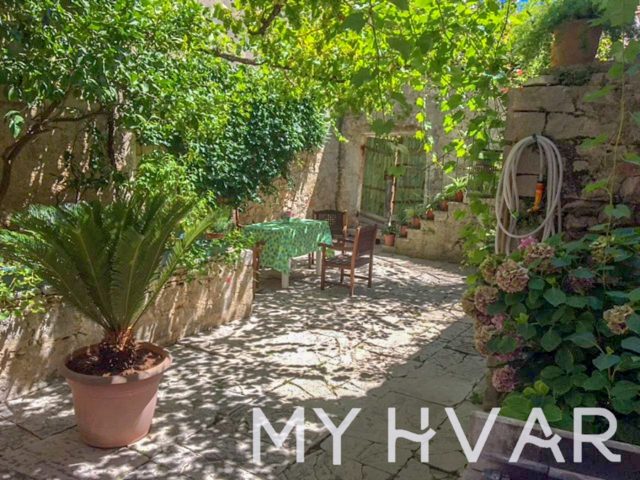 House For sale - Splitsko-dalmatinska Jelsa - foto 2/15