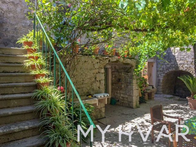 House For sale - Splitsko-dalmatinska Jelsa - foto 4/15