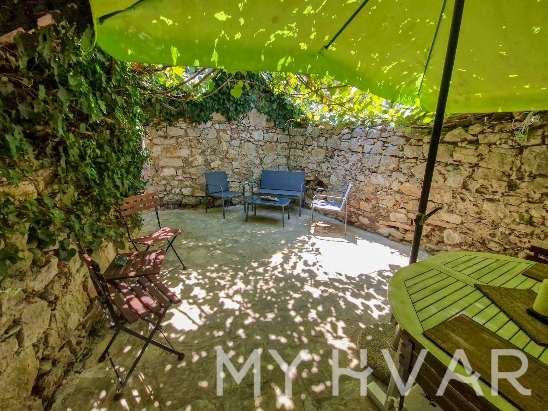 Dom Na predaj - SPLITSKO-DALMATINSKA Jelsa