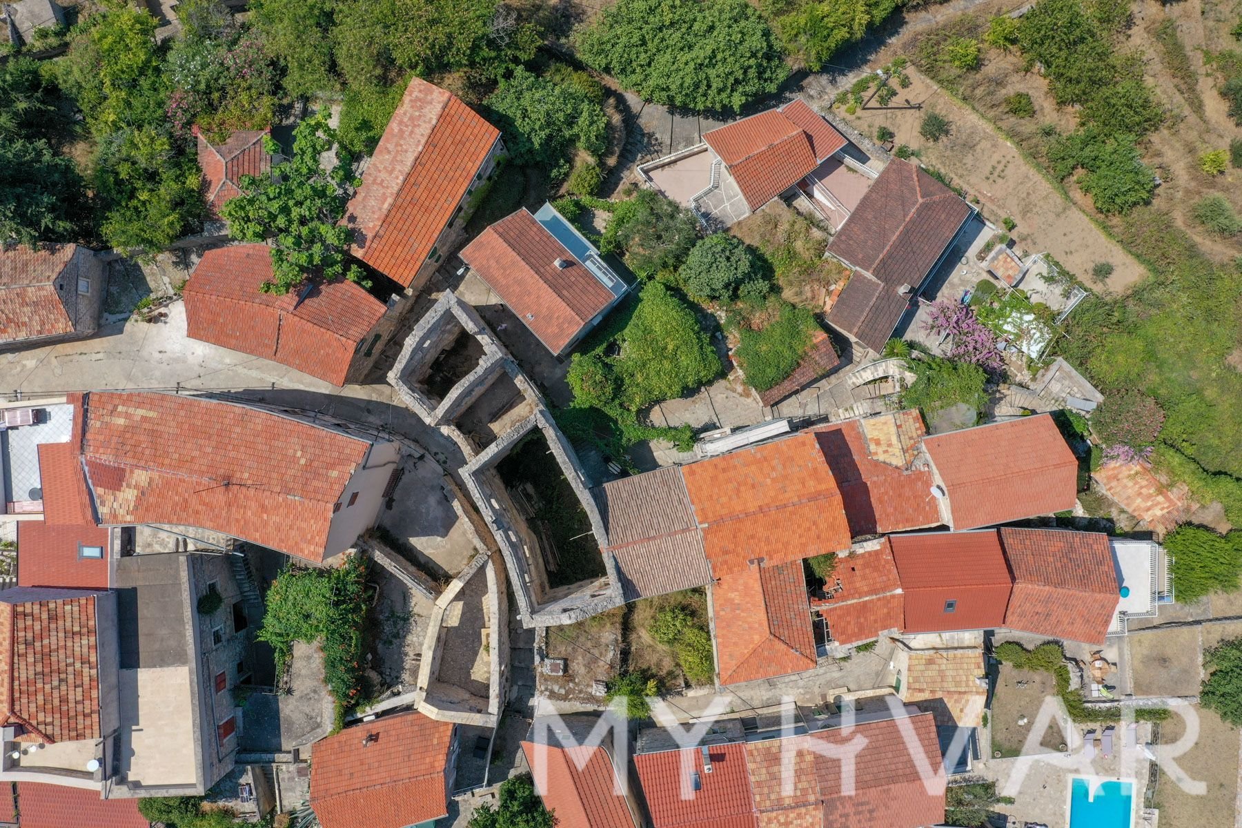 Dom Na predaj - SPLITSKO-DALMATINSKA Jelsa