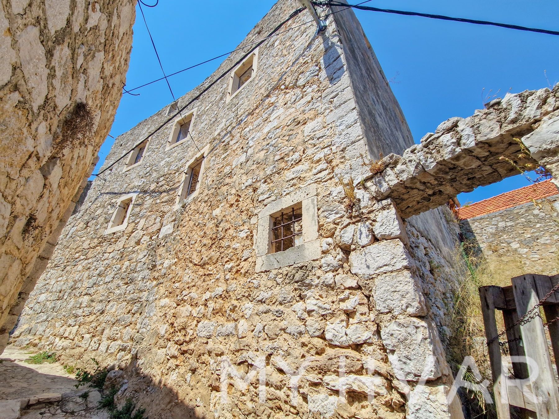Dom Na predaj - SPLITSKO-DALMATINSKA Jelsa
