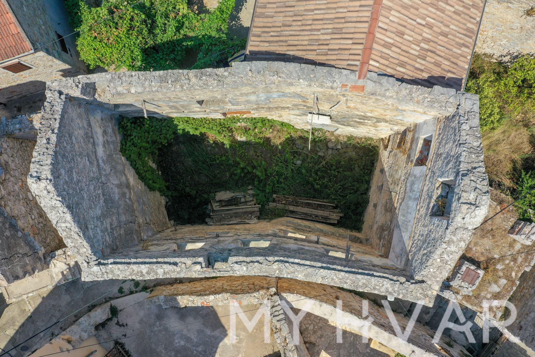 Dom Na predaj - SPLITSKO-DALMATINSKA Jelsa