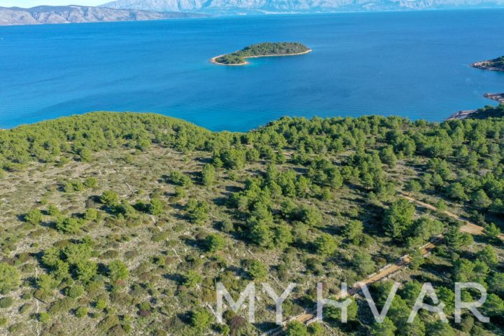 Land for sale 15000 m² – Vrboska