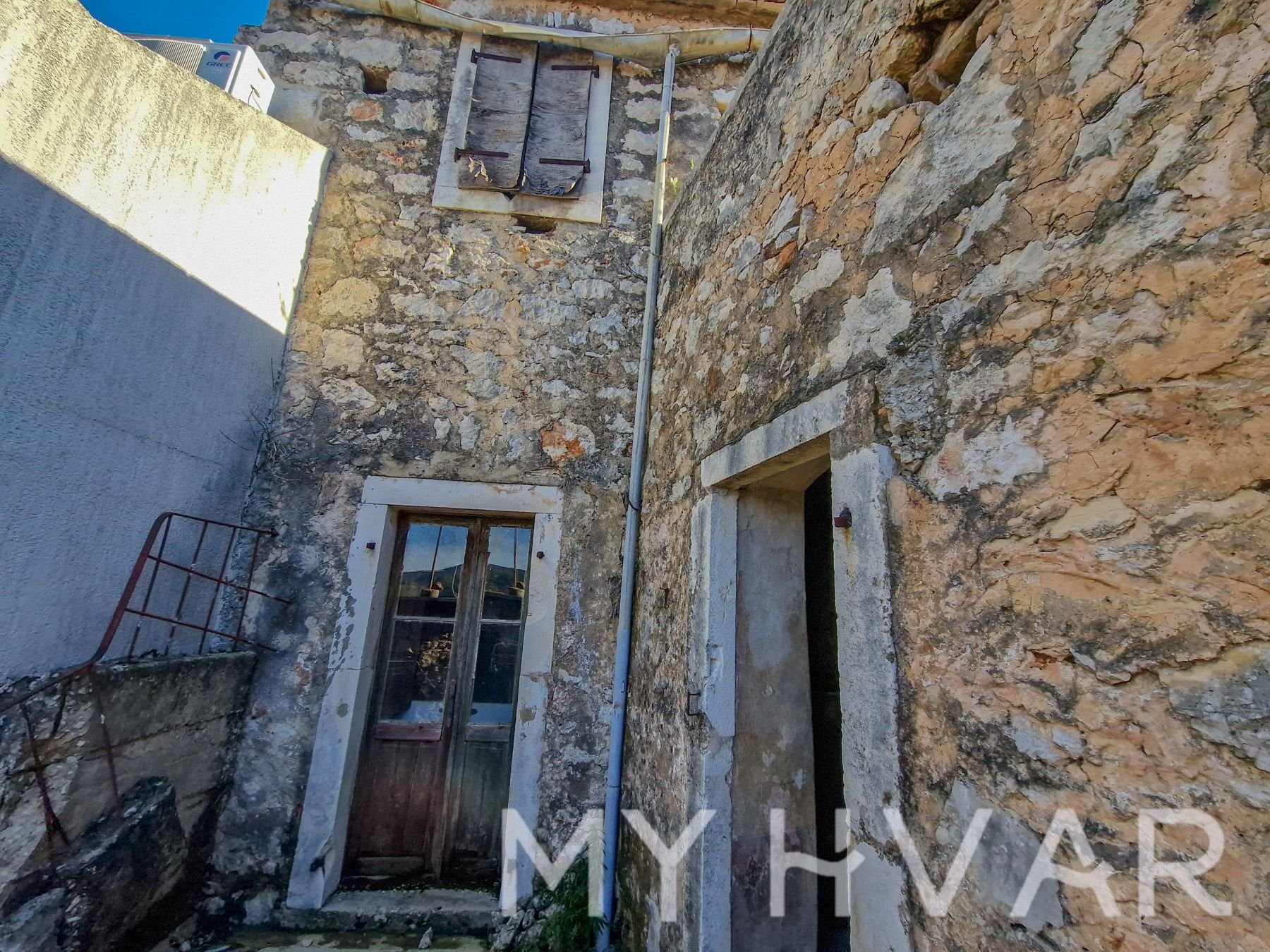 Dom Na predaj - SPLITSKO-DALMATINSKA Jelsa